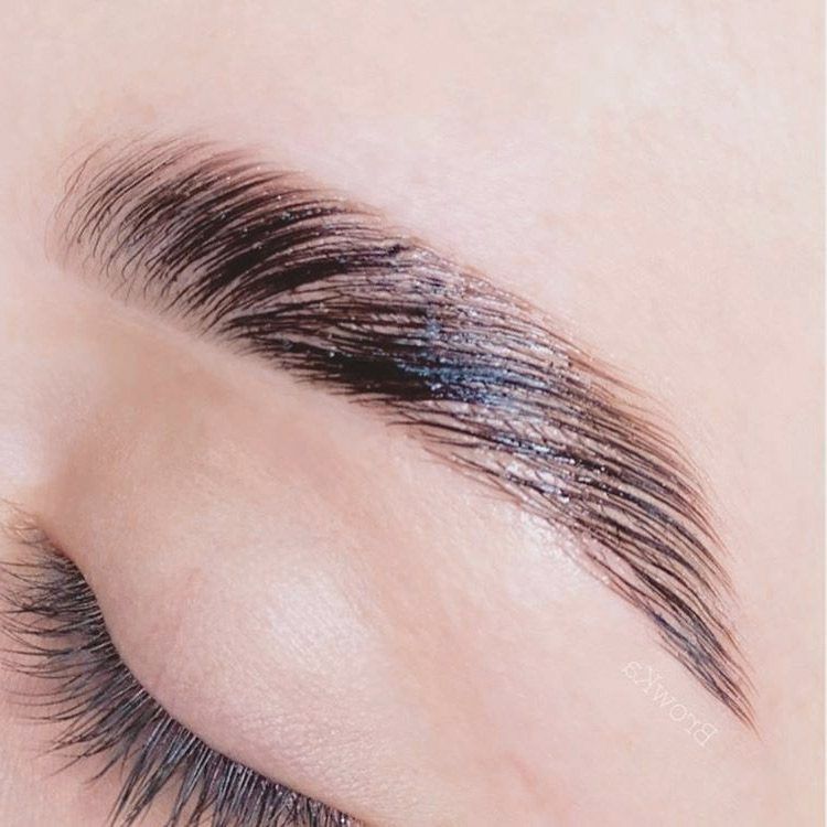 Laminado de cejas